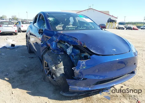 2022 Tesla Model Y Long Range Dual Motor All-Wheel Drive из США, поврежденный, VIN 7SAYGDEE2NF459875